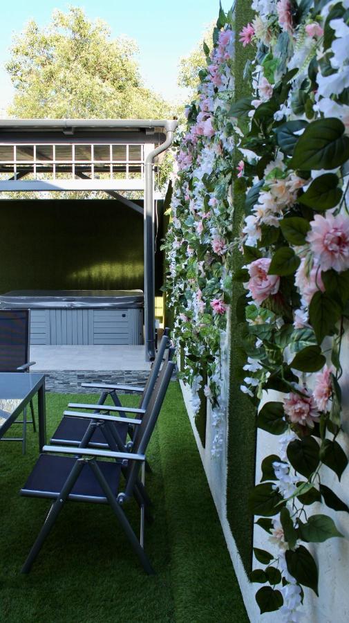 Applegarden Villa Дебрецен Екстериор снимка